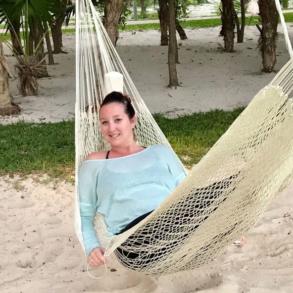 Meet your Posher, Amanda - Picture 2 of 2